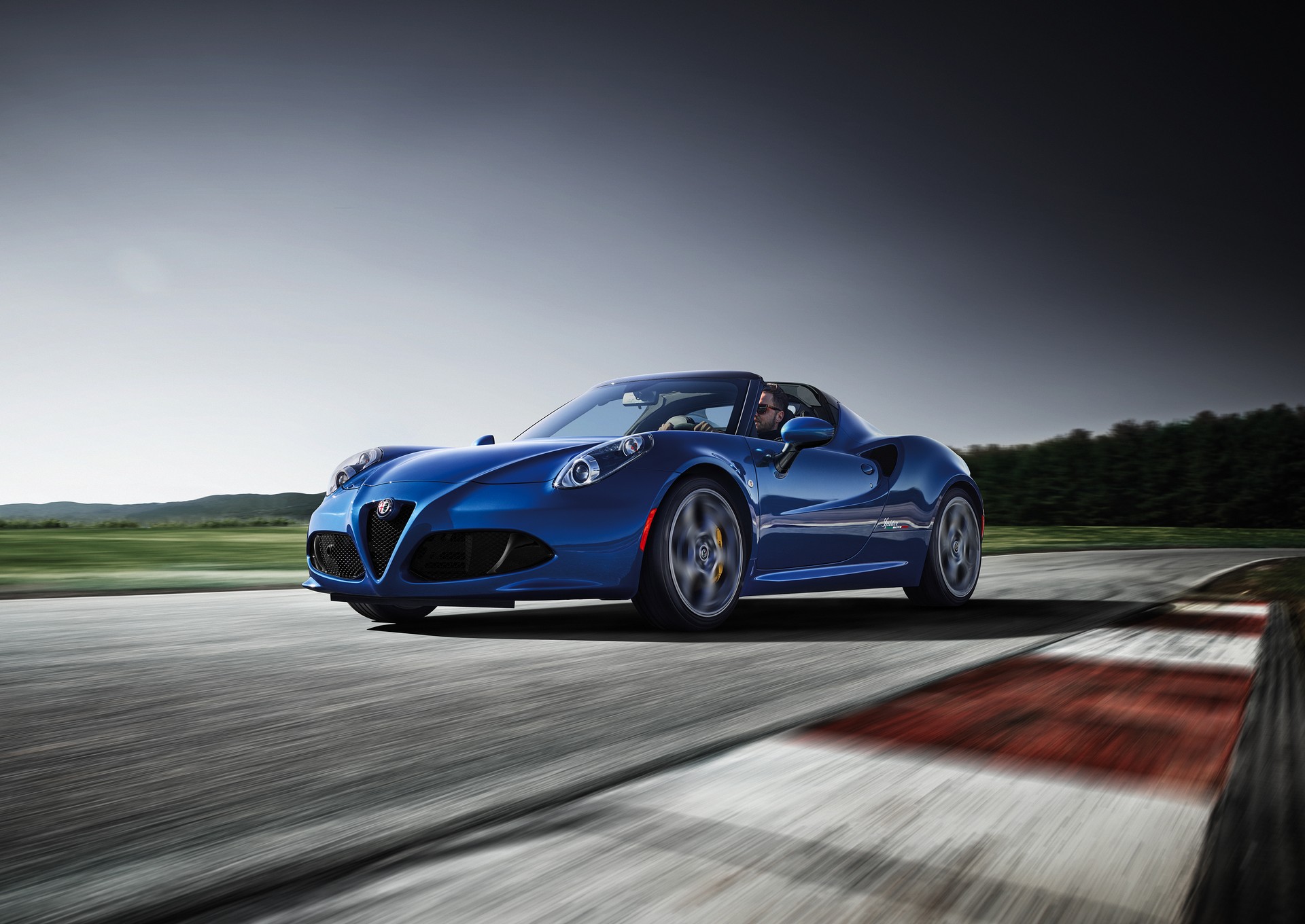 Download 2020 Alfa Romeo 4C Spider Italia - Front Three-Quarter HD Wallpaper 1920x1360 #3