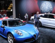 2020 Alfa Romeo 4C Spider Italia - Front Three-Quarter Wallpaper 190x150