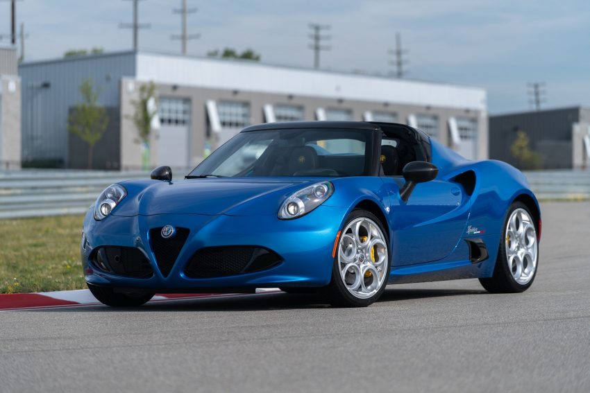 2020 Alfa Romeo 4C Spider Italia - Front Three-Quarter Wallpaper 850x567 #1