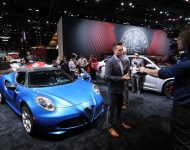 2020 Alfa Romeo 4C Spider Italia - Front Three-Quarter Wallpaper 190x150