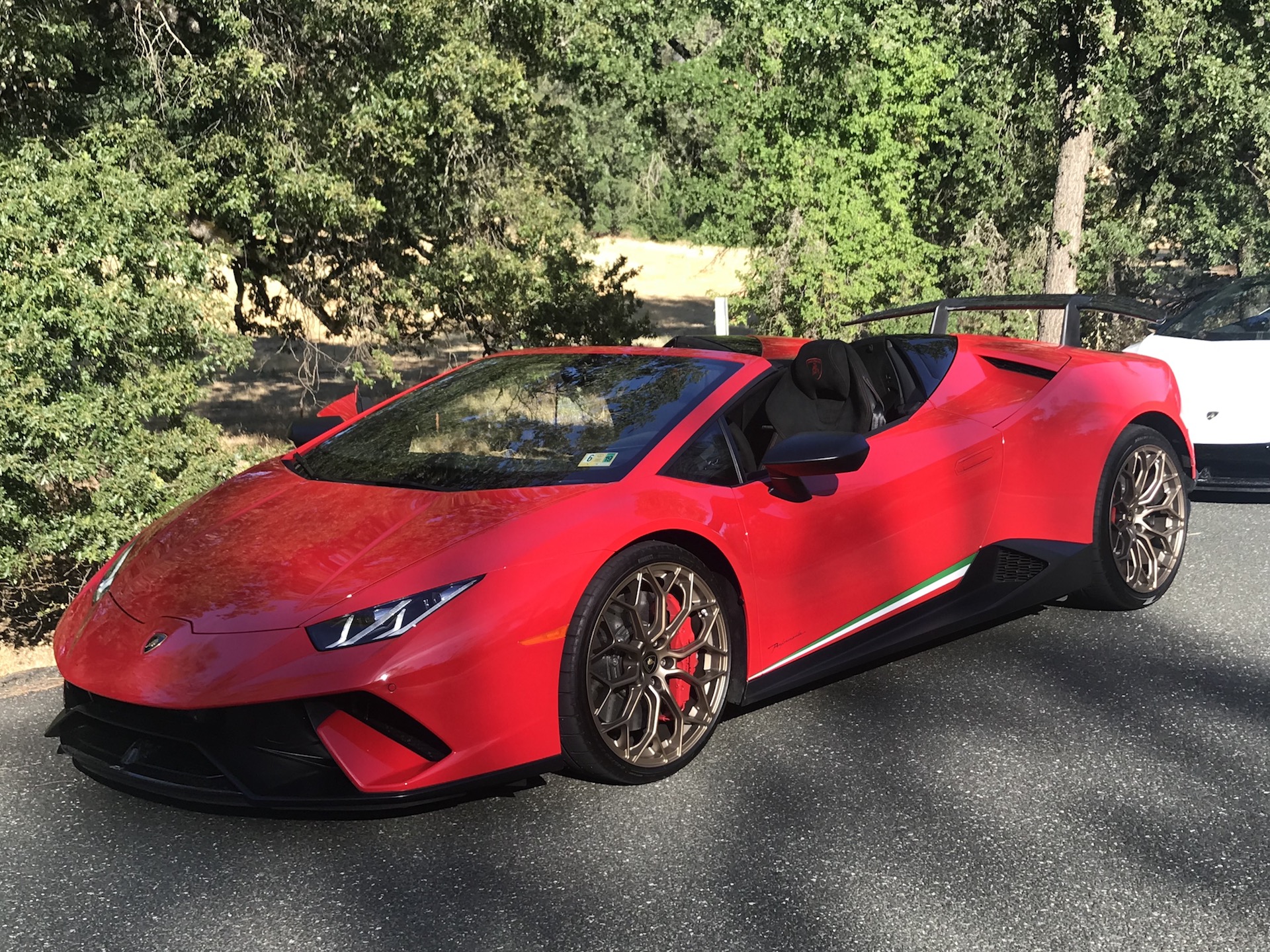 Download 2019 Lamborghini Huracán Performante Spyder - Front Three-Quarter HD Wallpaper 1920x1440 #64