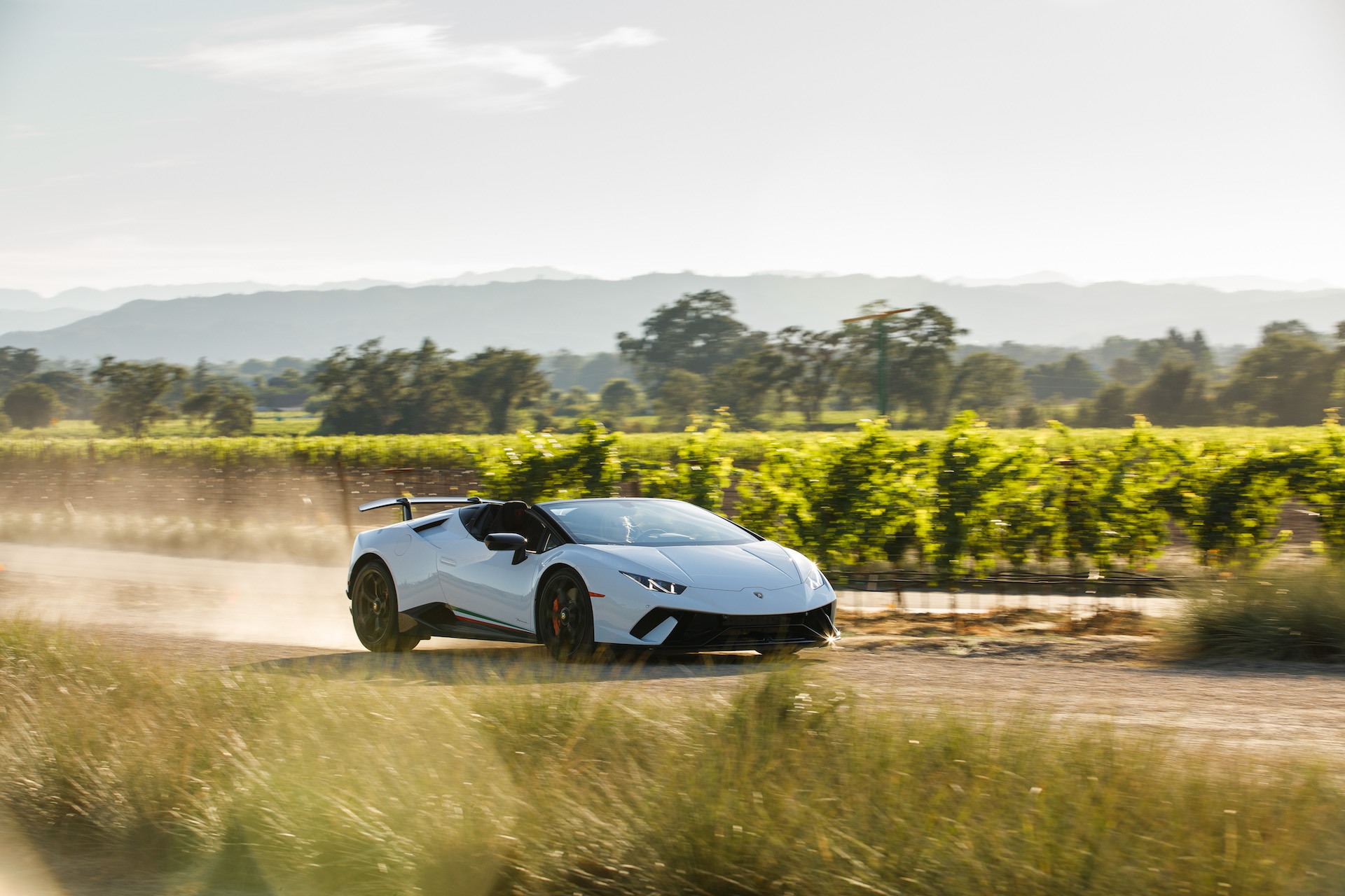 Download 2019 Lamborghini Huracán Performante Spyder - Front Three-Quarter HD Wallpaper 1920x1280 #43