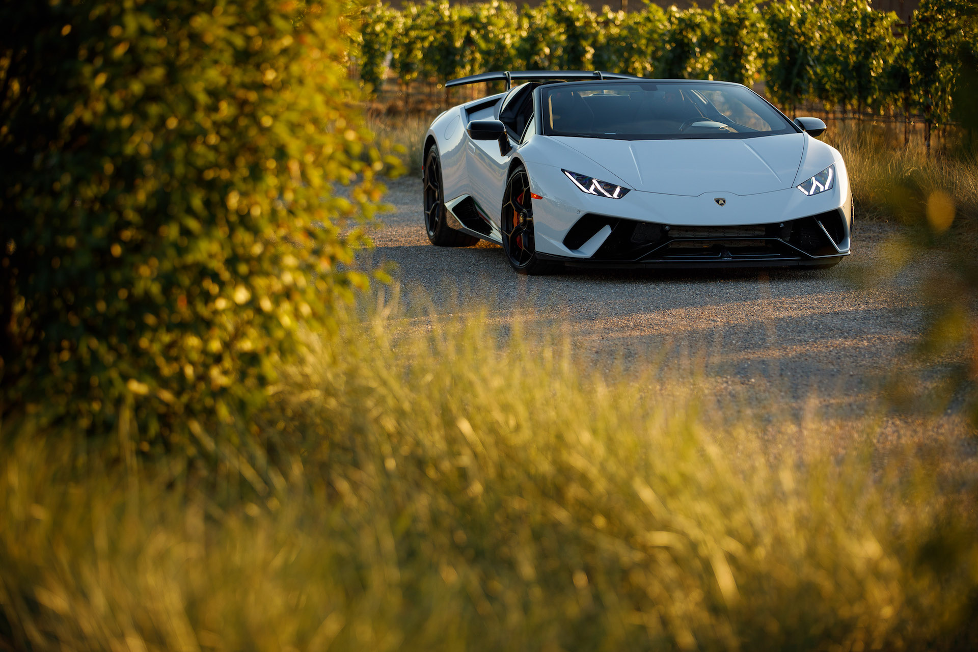 Download 2019 Lamborghini Huracán Performante Spyder - Front HD Wallpaper 1920x1280 #33