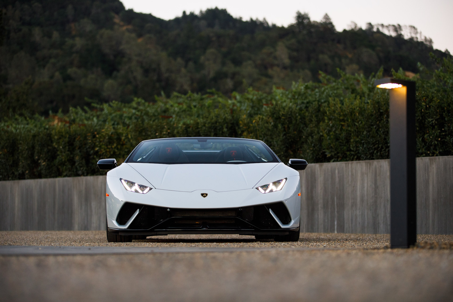 Download 2019 Lamborghini Huracán Performante Spyder - Front HD Wallpaper 1920x1280 #23