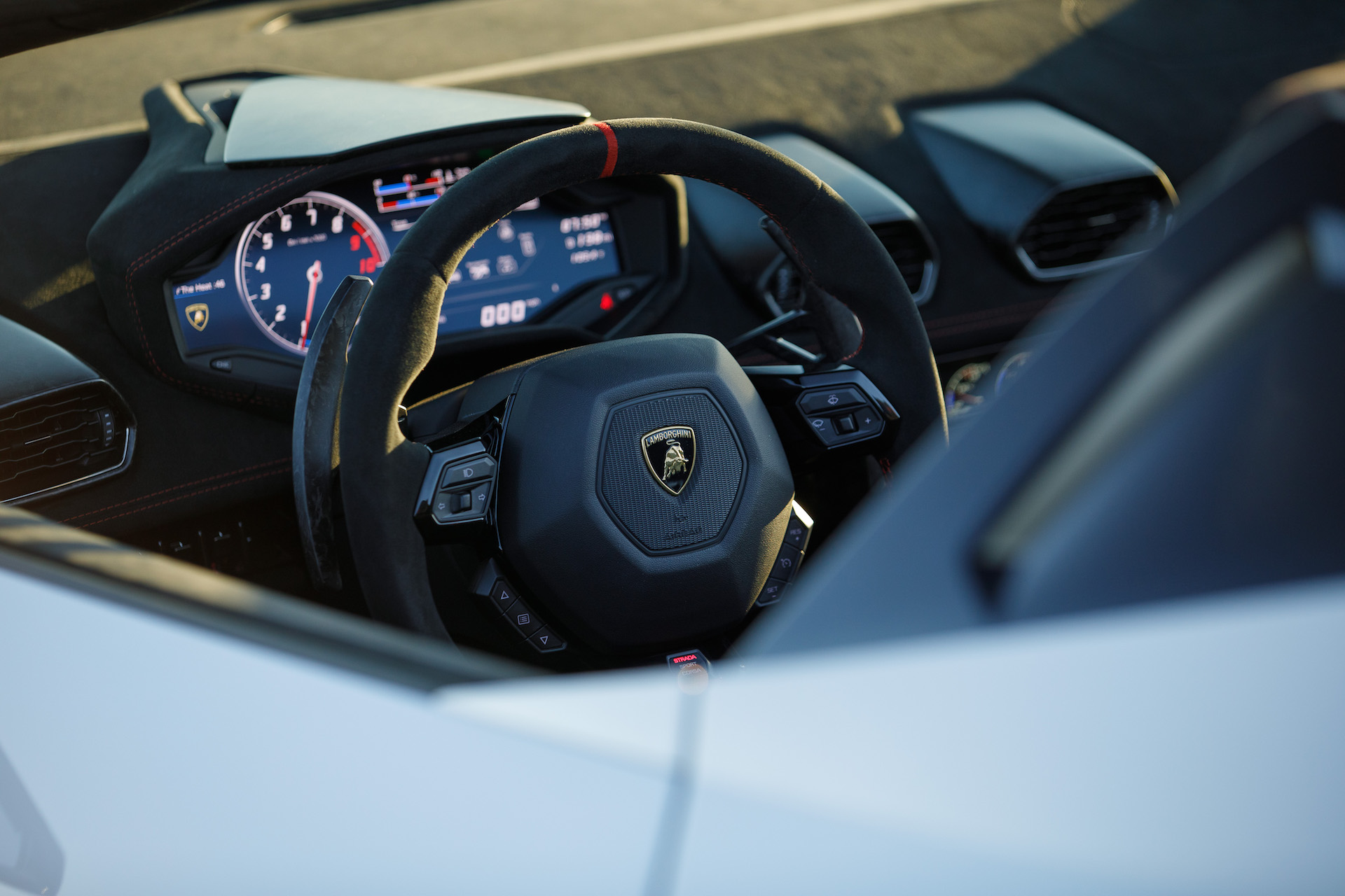 Download 2019 Lamborghini Huracán Performante Spyder - Interior, Steering Wheel HD Wallpaper 1920x1280 #80
