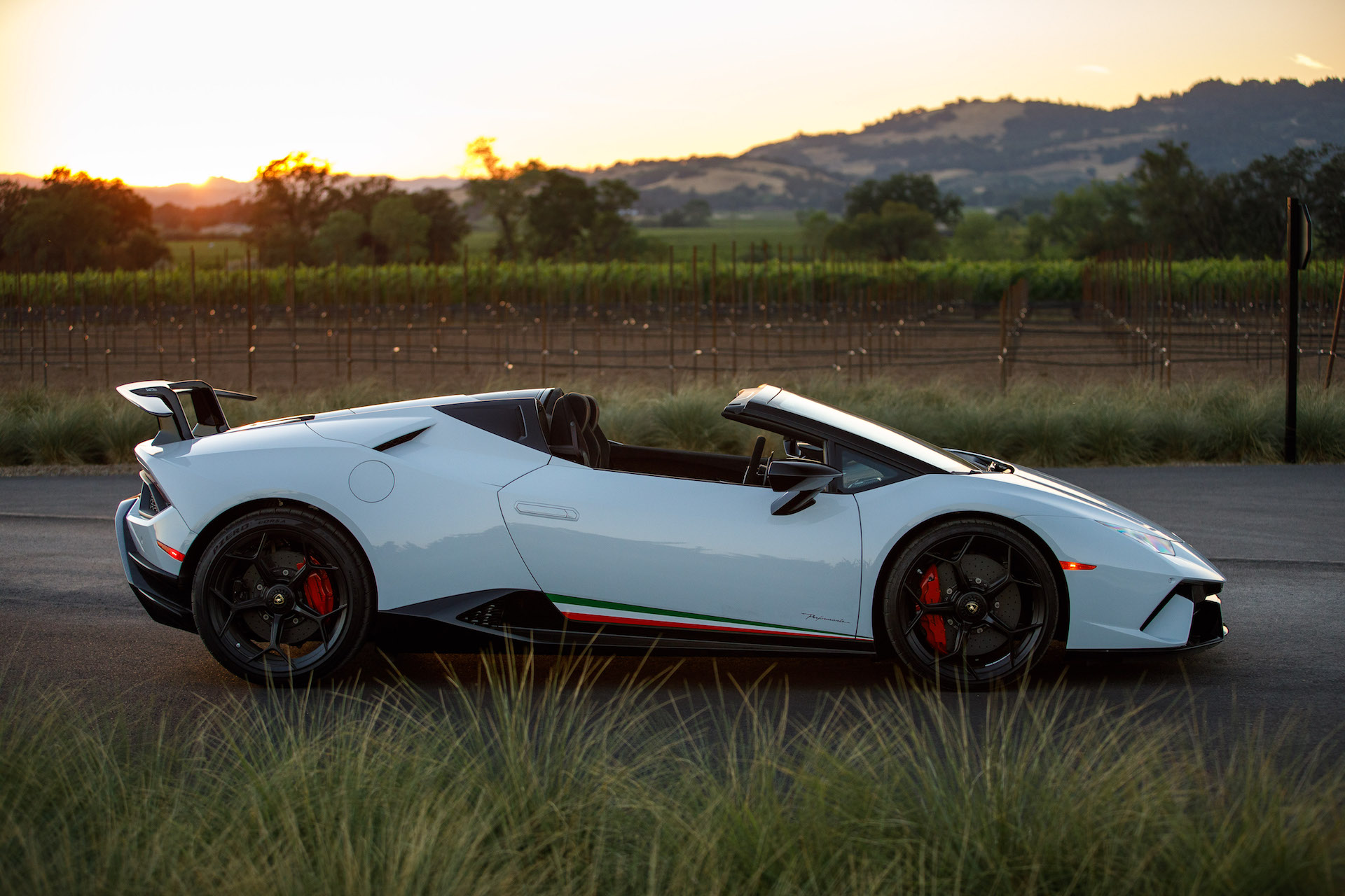 Download 2019 Lamborghini Huracán Performante Spyder - Side HD Wallpaper 1920x1280 #28