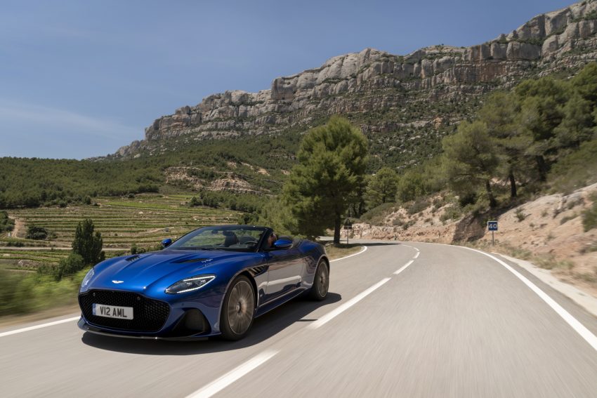2020 Aston Martin DBS Superleggera Volante - Front Three-Quarter Wallpaper 850x567 #33