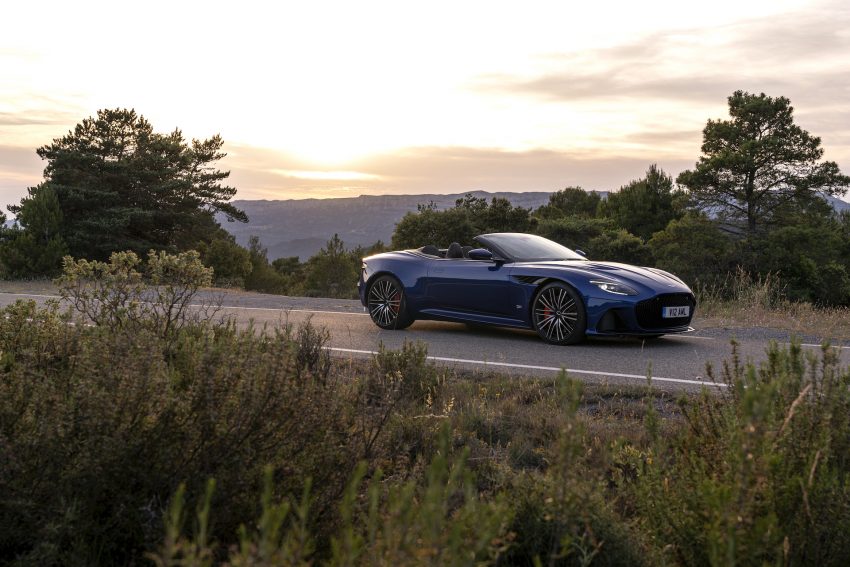 2020 Aston Martin DBS Superleggera Volante - Front Three-Quarter Wallpaper 850x567 #58
