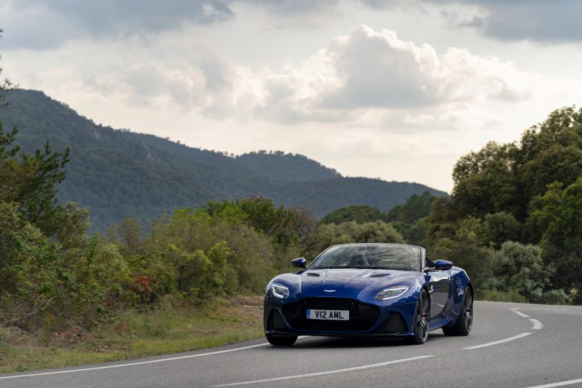2020 Aston Martin DBS Superleggera Volante - Front Three-Quarter Wallpaper 850x567 #45