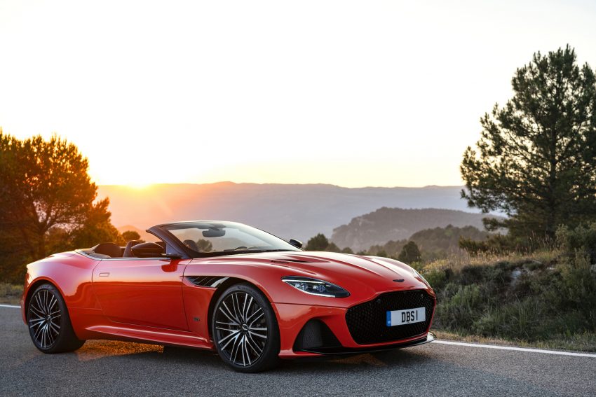 2020 Aston Martin DBS Superleggera Volante - Front Three-Quarter Wallpaper 850x567 #18