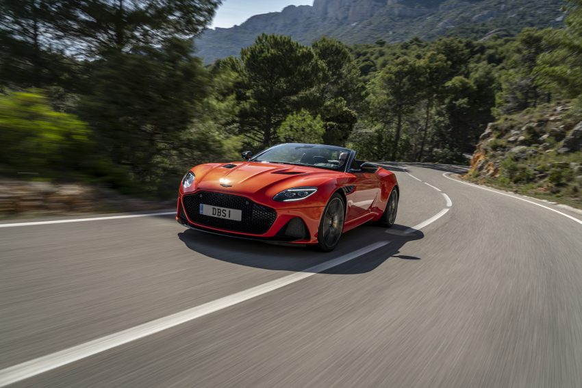 2020 Aston Martin DBS Superleggera Volante - Front Three-Quarter Wallpaper 850x567 #12