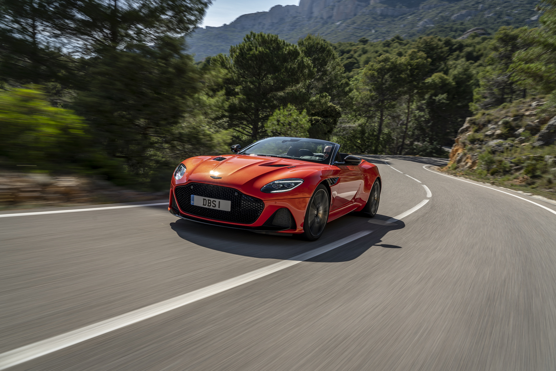 Download 2020 Aston Martin DBS Superleggera Volante - Front Three-Quarter HD Wallpaper 1920x1281 #12