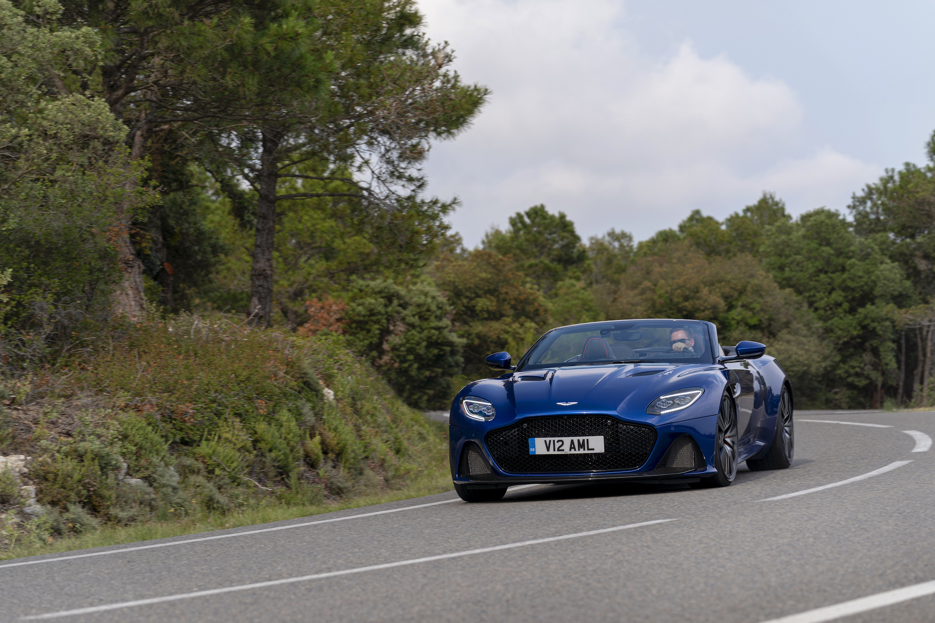 Download 2020 Aston Martin DBS Superleggera Volante - Front Three-Quarter HD Wallpaper 1920x1280 #52