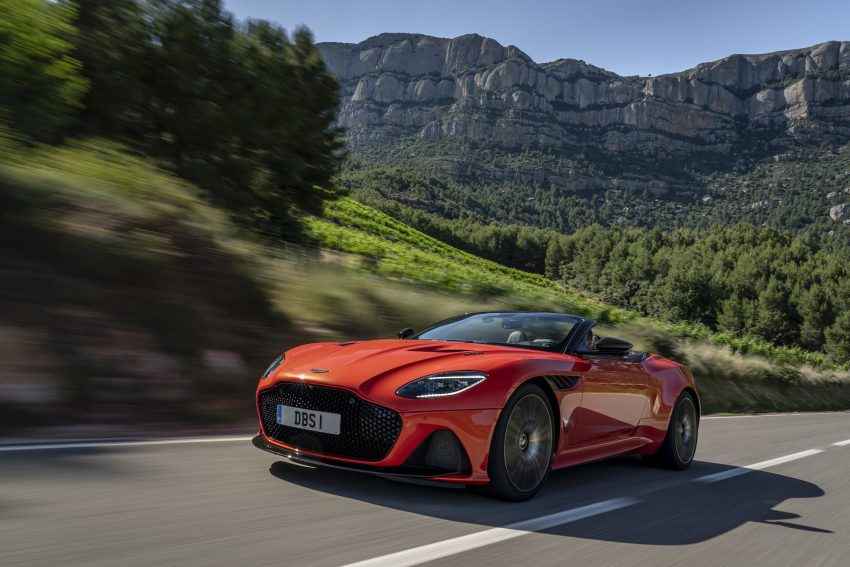 2020 Aston Martin DBS Superleggera Volante - Front Three-Quarter Wallpaper 850x567 #3