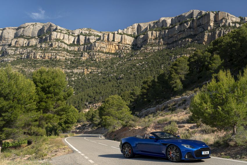 2020 Aston Martin DBS Superleggera Volante - Front Three-Quarter Wallpaper 850x567 #59