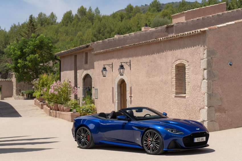 2020 Aston Martin DBS Superleggera Volante - Front Three-Quarter Wallpaper 850x567 #63