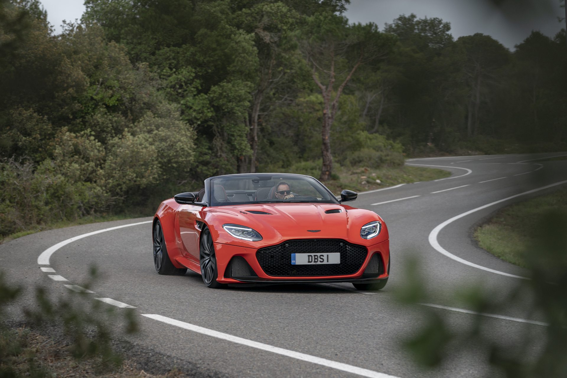 Download 2020 Aston Martin DBS Superleggera Volante - Front HD Wallpaper 1920x1280 #14