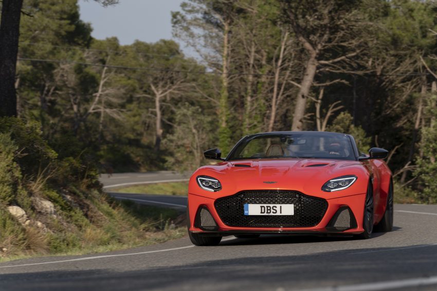 2020 Aston Martin DBS Superleggera Volante - Front Wallpaper 850x567 #15