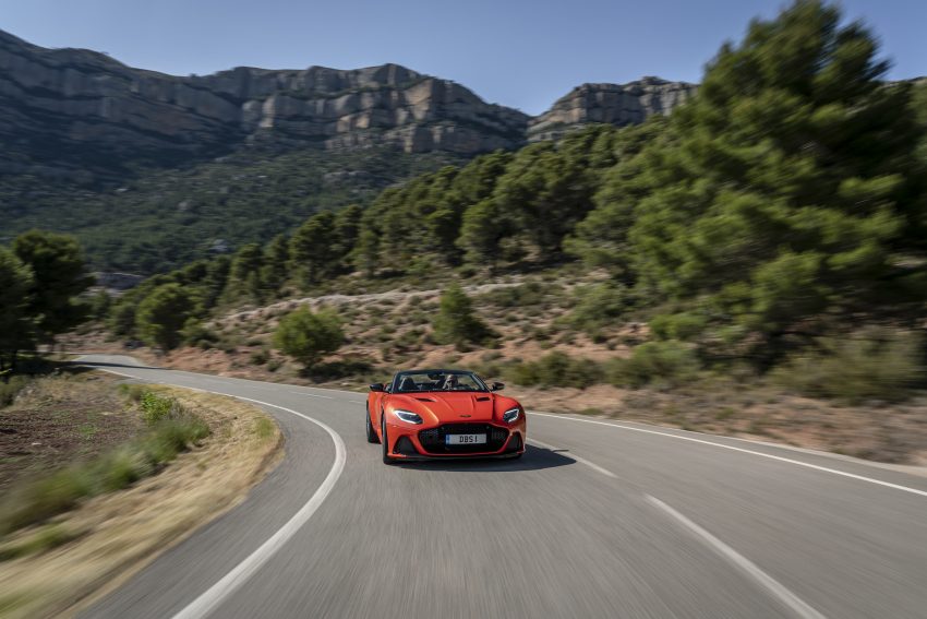 2020 Aston Martin DBS Superleggera Volante - Front Wallpaper 850x567 #16
