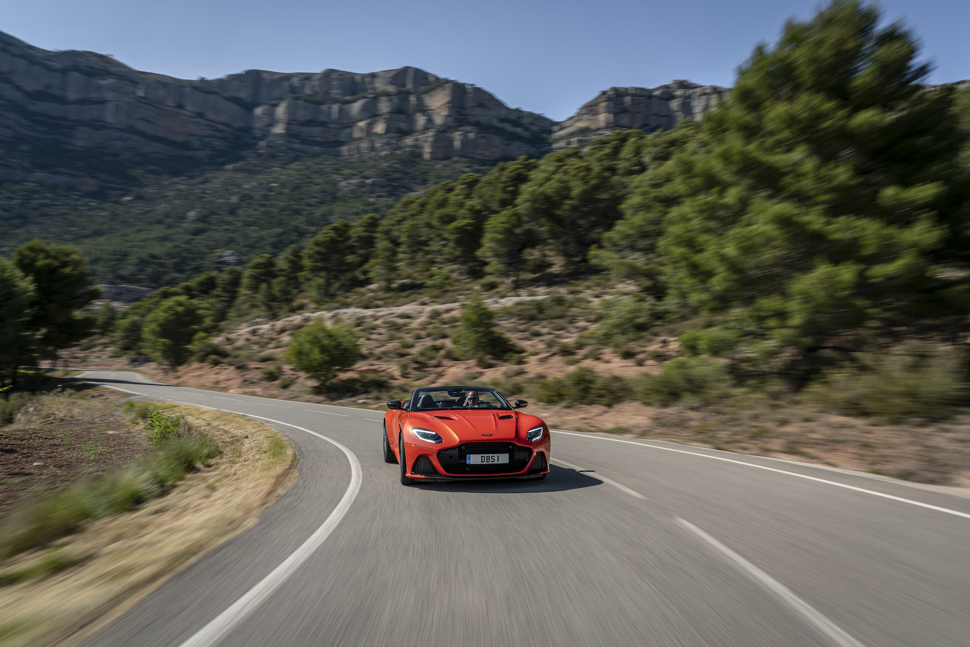Download 2020 Aston Martin DBS Superleggera Volante - Front HD Wallpaper 1920x1281 #16