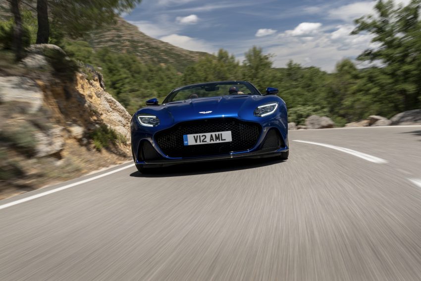 2020 Aston Martin DBS Superleggera Volante - Front Wallpaper 850x567 #39