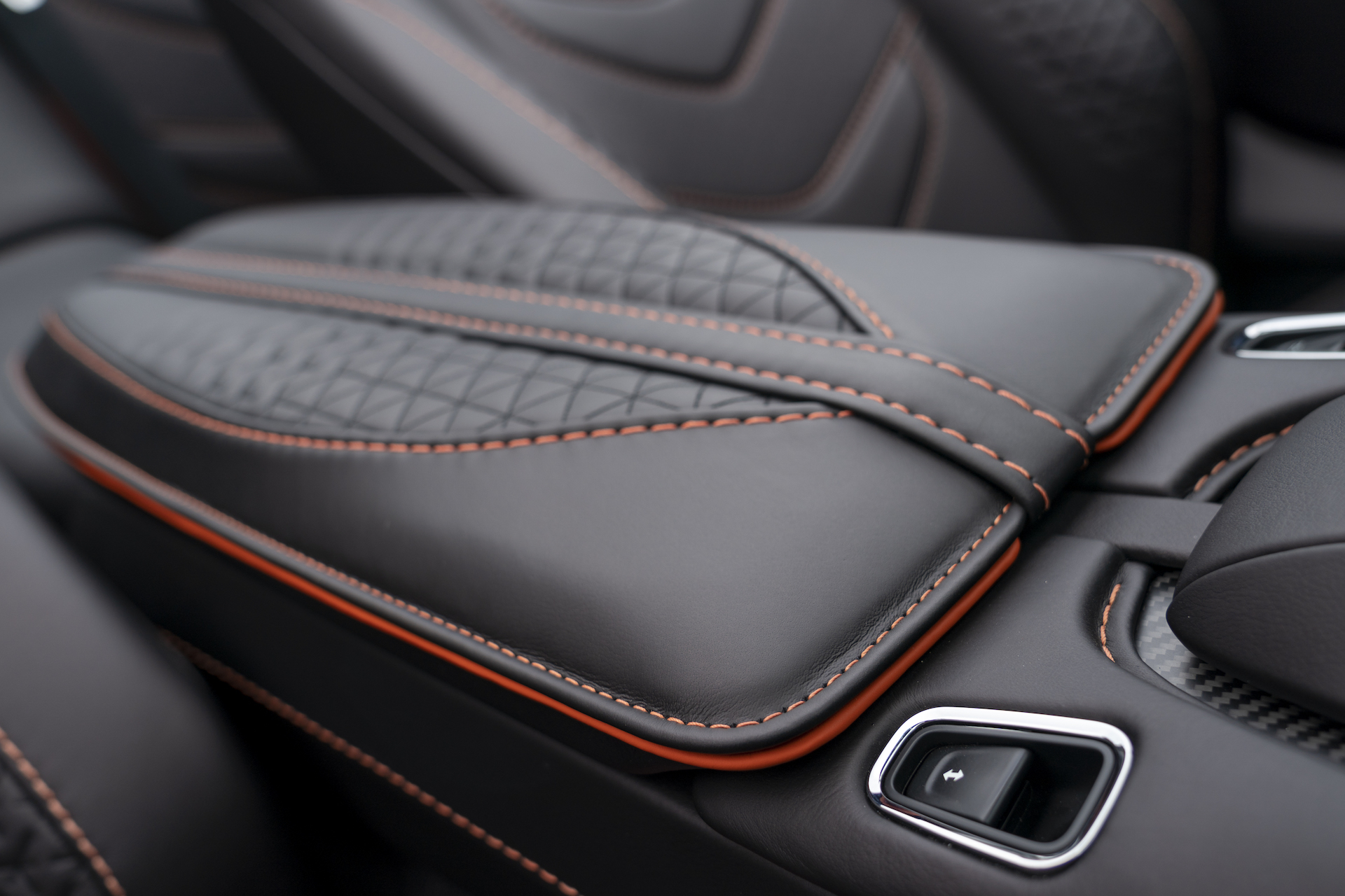 Download 2020 Aston Martin DBS Superleggera Volante - Interior, Detail HD Wallpaper 1920x1280 #31