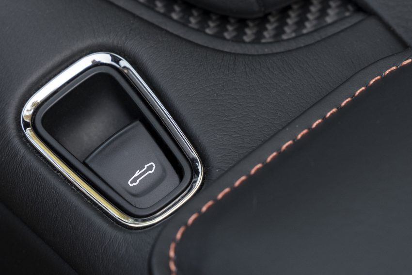 2020 Aston Martin DBS Superleggera Volante - Interior, Detail Wallpaper 850x567 #74