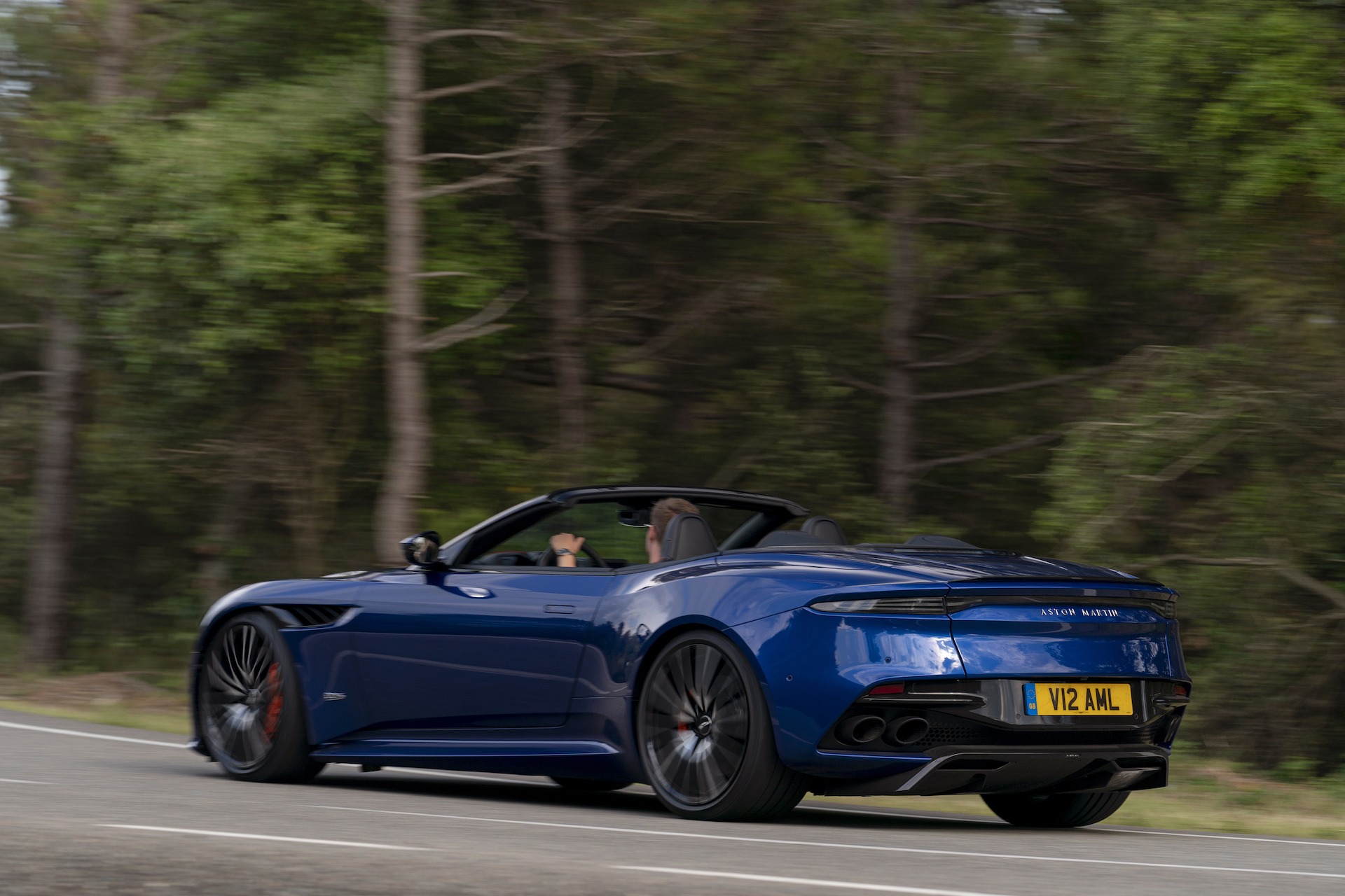 Download 2020 Aston Martin DBS Superleggera Volante - Rear Three-Quarter HD Wallpaper 1920x1280 #40