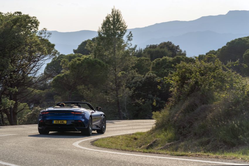 2020 Aston Martin DBS Superleggera Volante - Rear Three-Quarter Wallpaper 850x567 #49