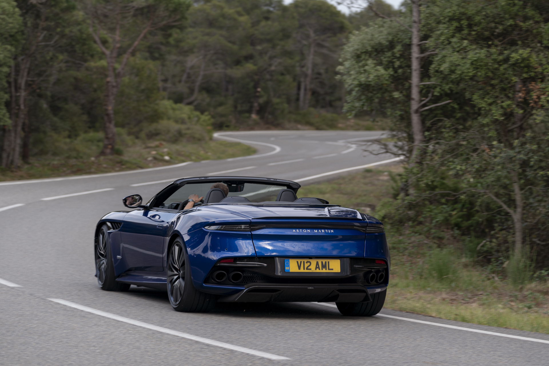 Download 2020 Aston Martin DBS Superleggera Volante - Rear Three-Quarter HD Wallpaper 1920x1280 #41