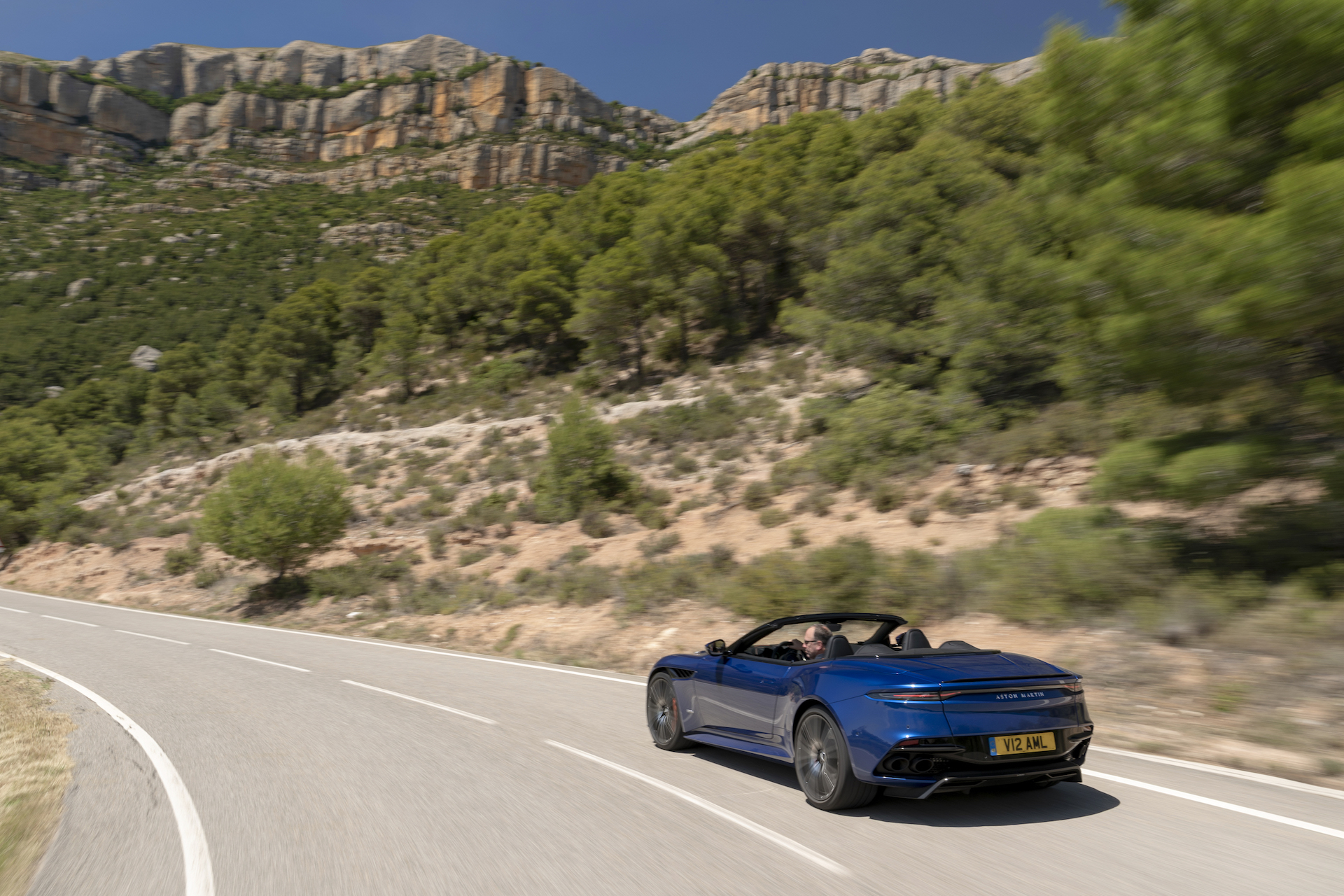 Download 2020 Aston Martin DBS Superleggera Volante - Rear Three-Quarter HD Wallpaper 1920x1280 #53