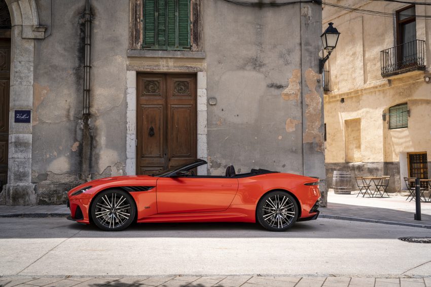 2020 Aston Martin DBS Superleggera Volante - Side Wallpaper 850x567 #25
