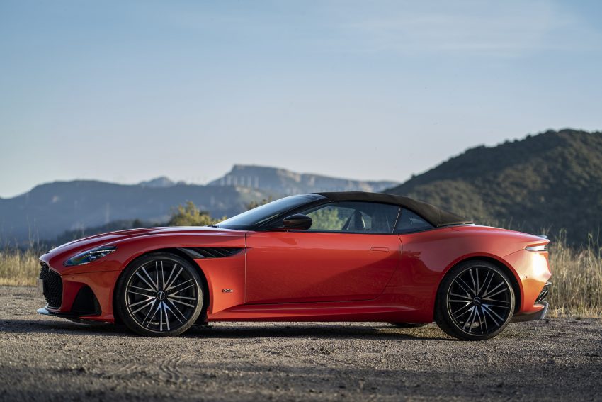 2020 Aston Martin DBS Superleggera Volante - Side Wallpaper 850x567 #22