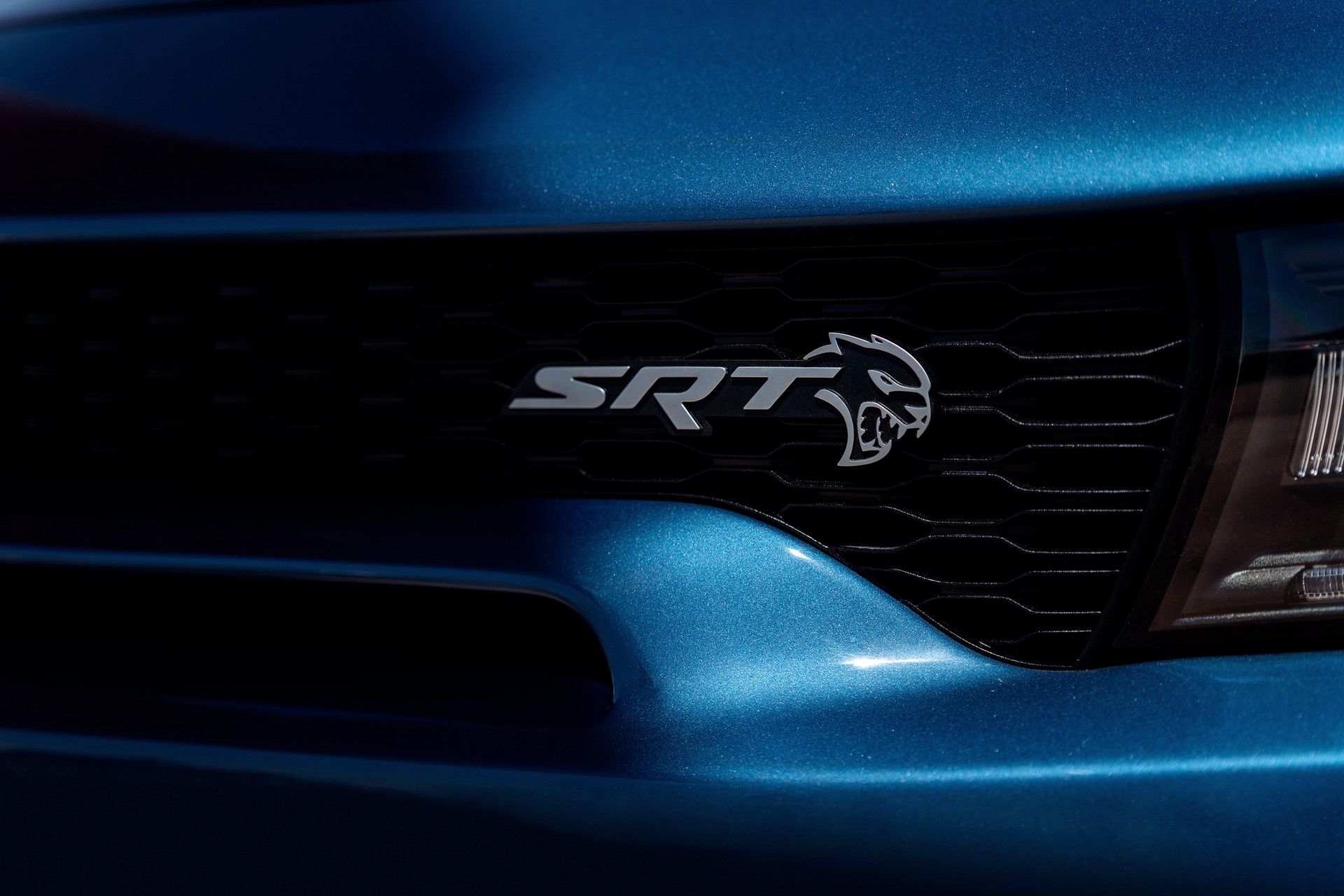 Download 2020 Dodge Charger SRT Hellcat Widebody - Grille HD Wallpaper 1920x1281 #64