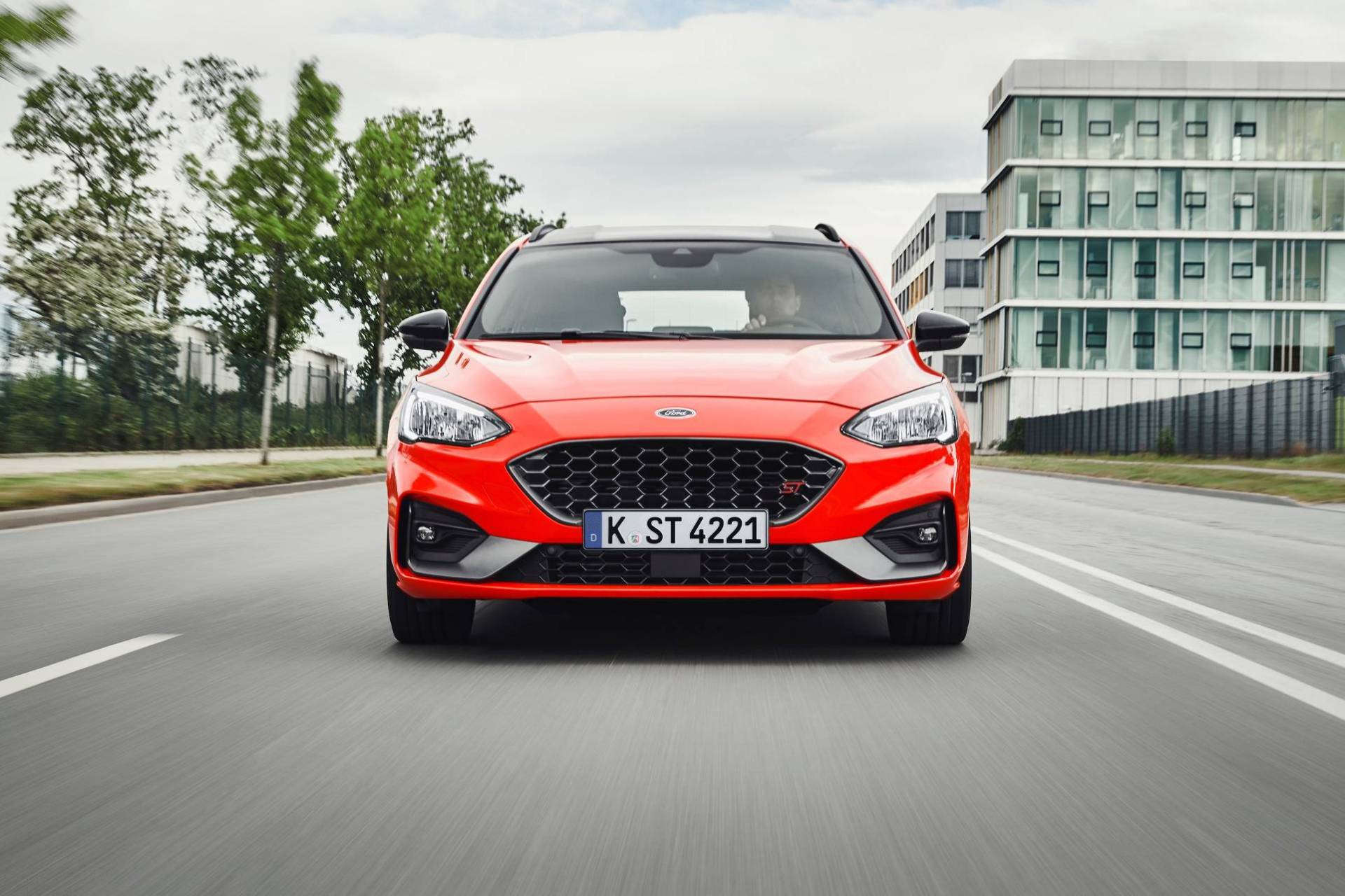 Download 2020 Ford Focus ST Wagon - Front HD Wallpaper 1920x1280 #3