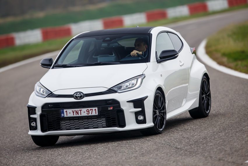 2021 Toyota GR Yaris - Front Three-Quarter Wallpaper 850x567 #105