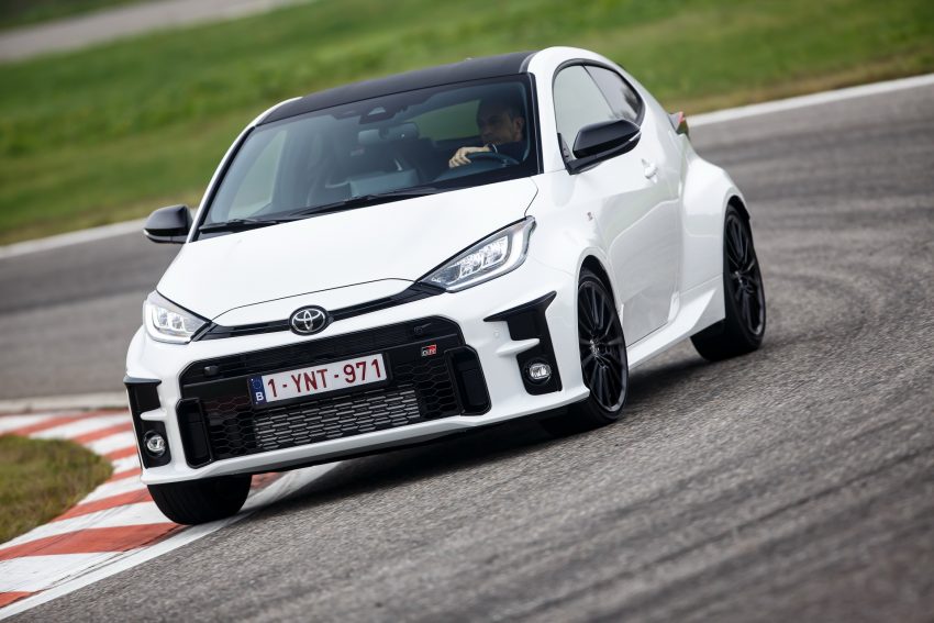 2021 Toyota GR Yaris - Front Three-Quarter Wallpaper 850x567 #107