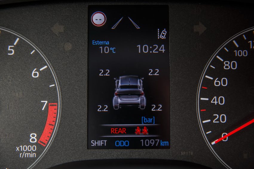 2021 Toyota GR Yaris - Instrument Cluster Wallpaper 850x567 #169