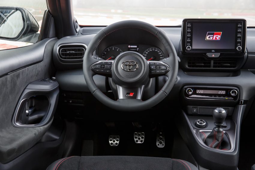 2021 Toyota GR Yaris - Interior, Cockpit Wallpaper 850x567 #173