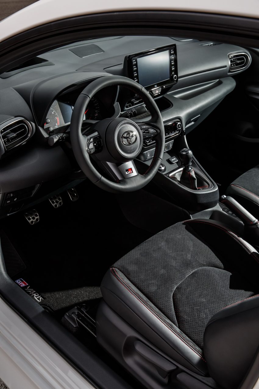 2021 Toyota GR Yaris - Interior Phone Wallpaper 850x1275 #184