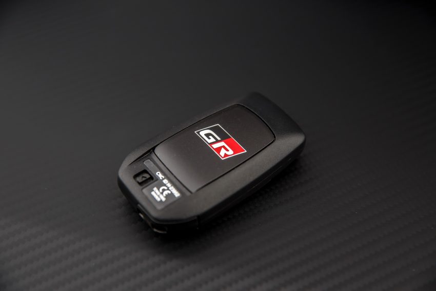 2021 Toyota GR Yaris - Key Fob Wallpaper 850x567 #190