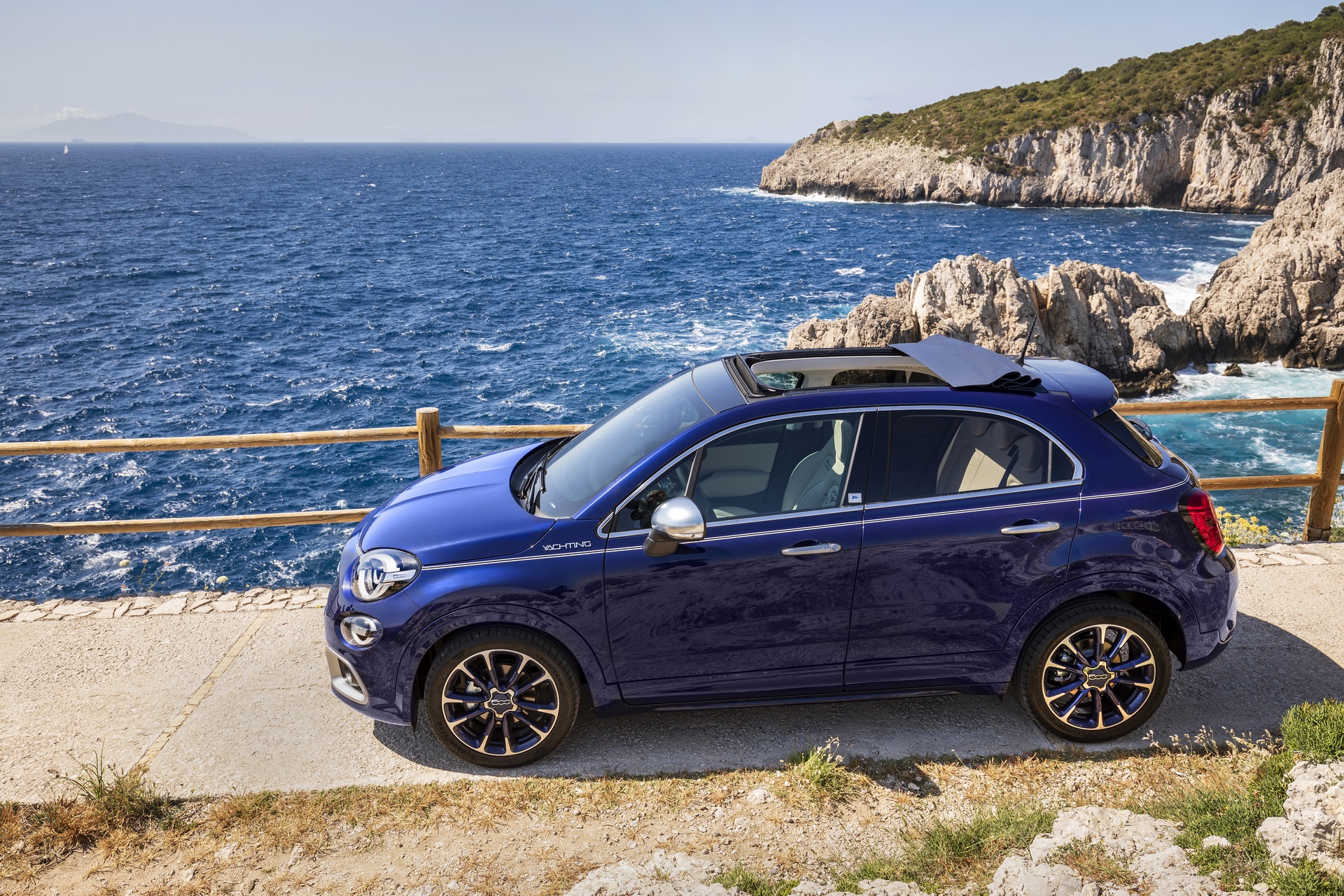 Download 2021 Fiat 500X Yachting - Side HD Wallpaper 1920x1280 #9