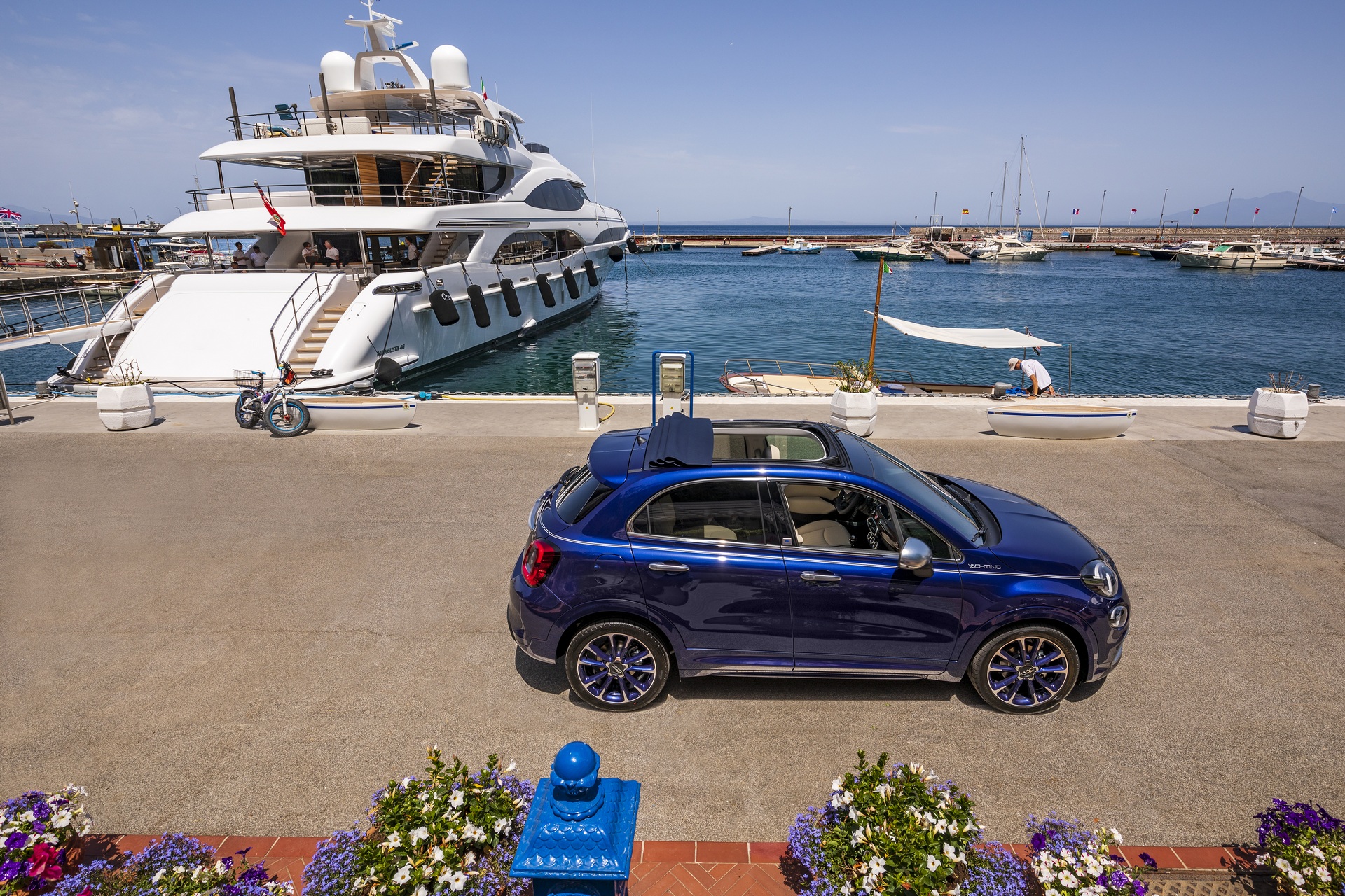 Download 2021 Fiat 500X Yachting - Side HD Wallpaper 1920x1280 #11