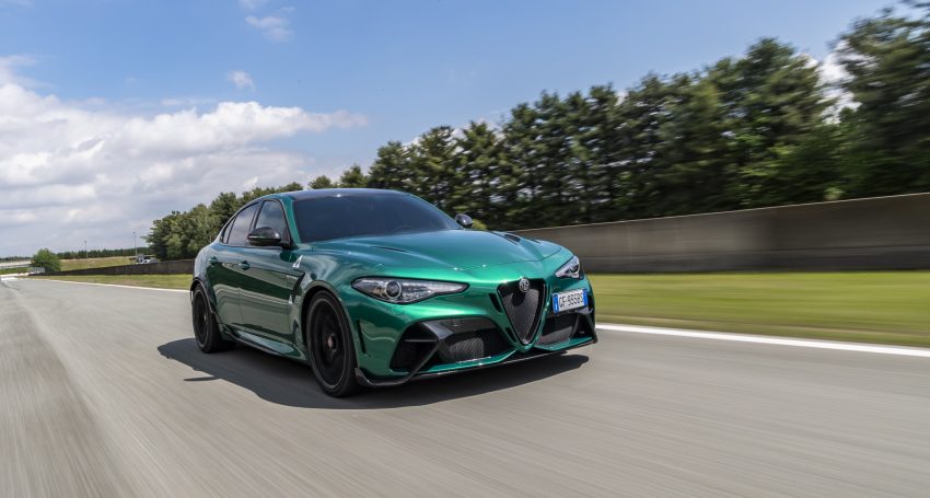 2021 Alfa Romeo Giulia GTA - Front Three-Quarter Wallpaper 850x455 #44