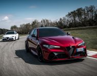 2021 Alfa Romeo Giulia GTA - Front Three-Quarter Wallpaper 190x150