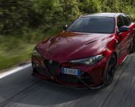 2021 Alfa Romeo Giulia GTA - Front Three-Quarter Wallpaper 190x150