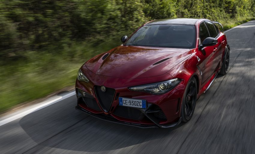 2021 Alfa Romeo Giulia GTA - Front Three-Quarter Wallpaper 850x514 #12