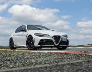 2021 Alfa Romeo Giulia GTA - Front Three-Quarter Wallpaper 190x150