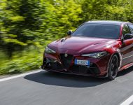 2021 Alfa Romeo Giulia GTA - Front Three-Quarter Wallpaper 190x150