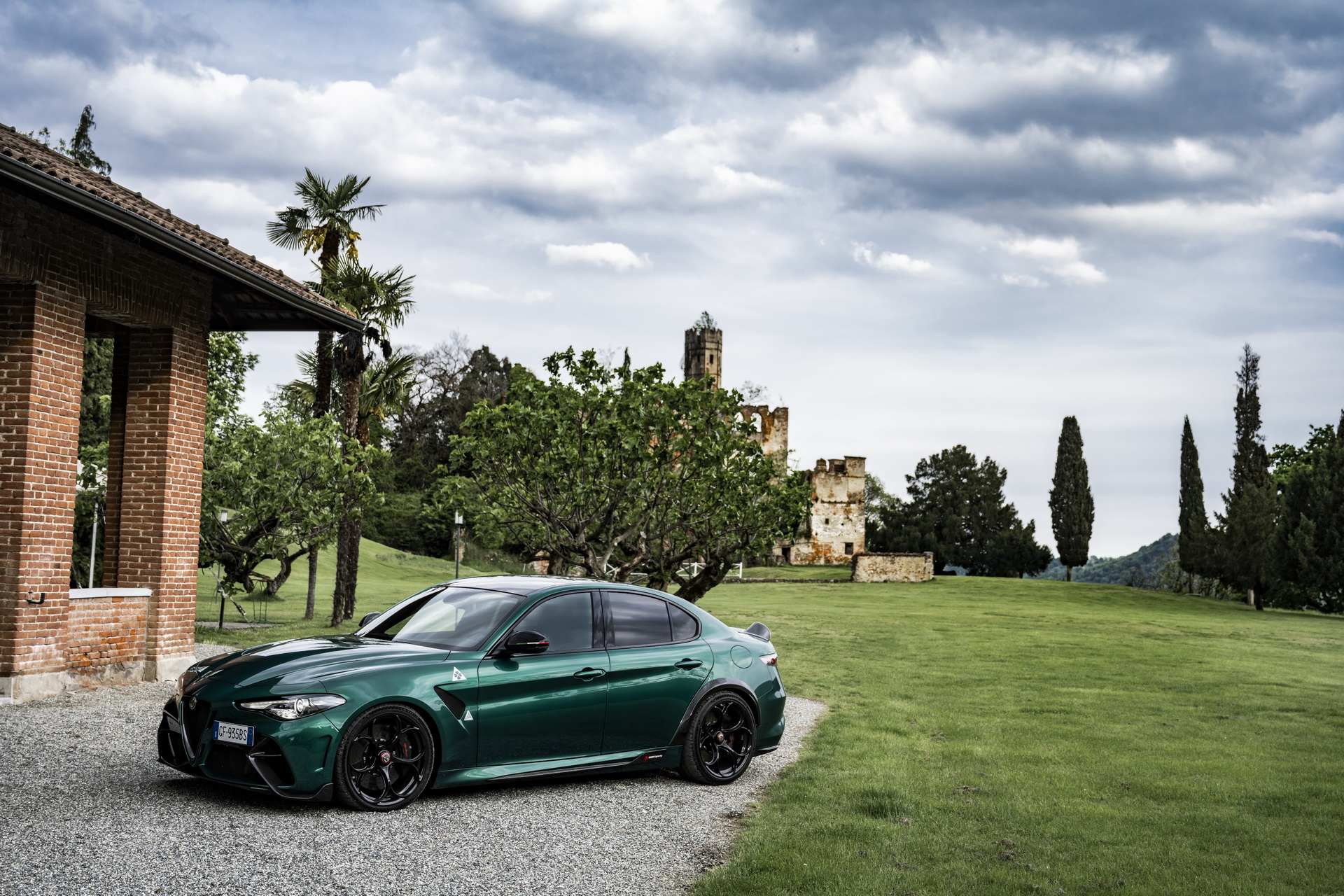 Download 2021 Alfa Romeo Giulia GTA - Front Three-Quarter HD Wallpaper 1920x1280 #51